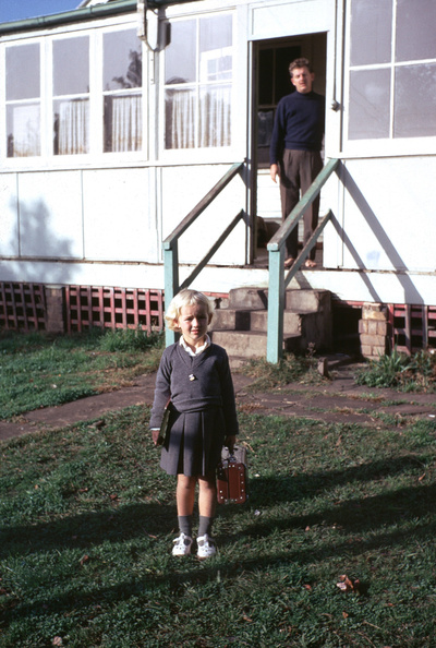 24 michelle naar  school juni 1966 No 3.jpg