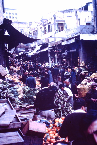 1963_Jan_-_Beirut_fruit_market.JPG